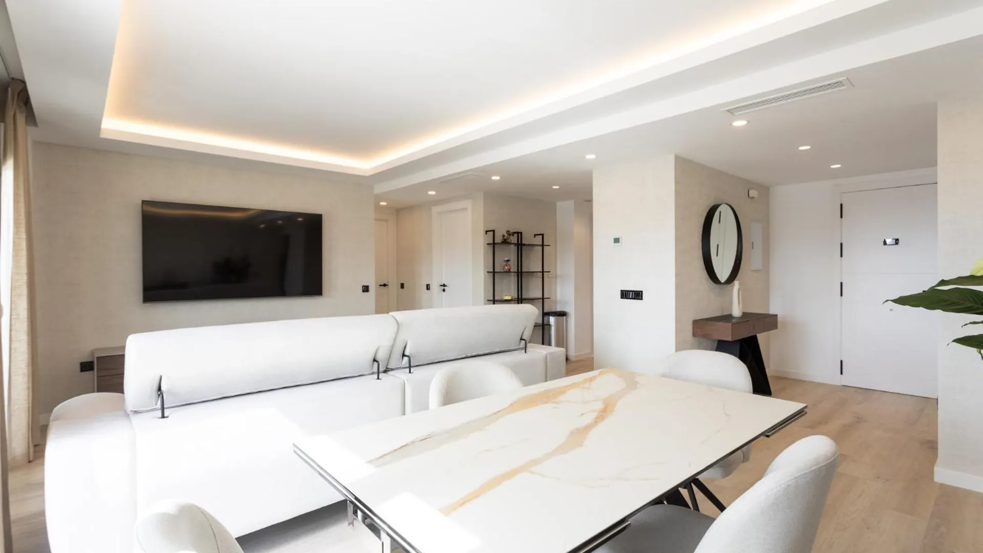 Mtr Marbella Temporary Rent Apto 4 Dormitorios Luminoso Con Zonas Chill Out Y Gym アパート