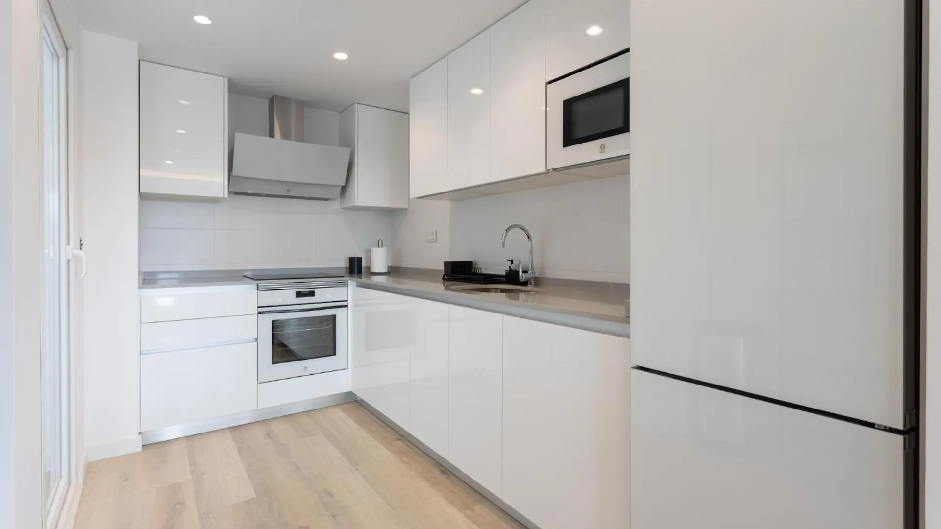 アパート Mtr Marbella Temporary Rent Apto 4 Dormitorios Luminoso Con Zonas Chill Out Y Gym